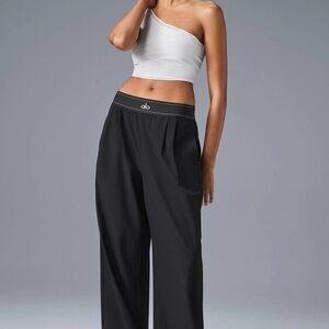 ALO Yoga Women's Black suit up trouser